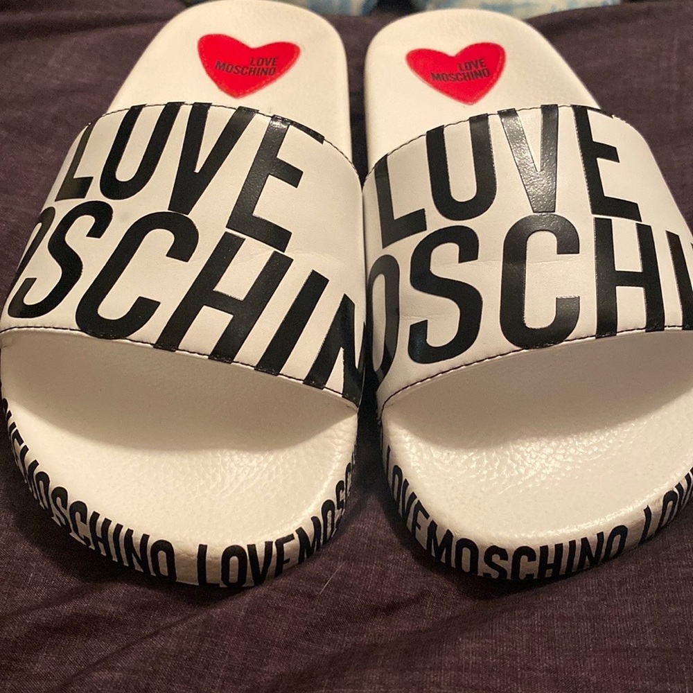LOVE MOSCHINO Slides! - Picture 4 of 15